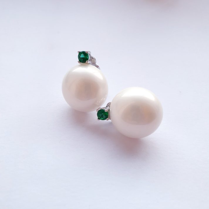 Shell Pearl Clip Earrings